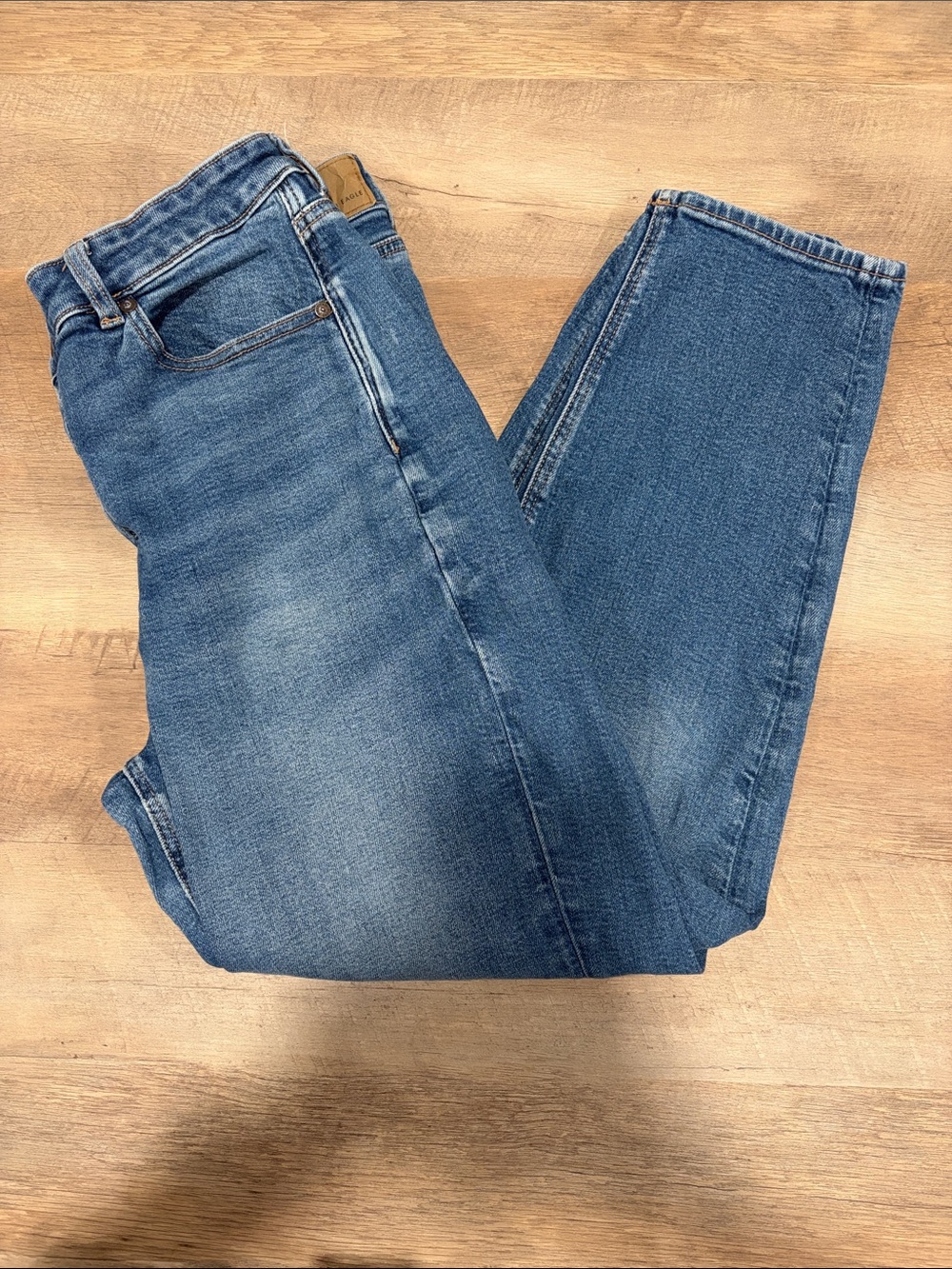 American Eagle Outfitters Women’s Mom Jeans — Medium Blue